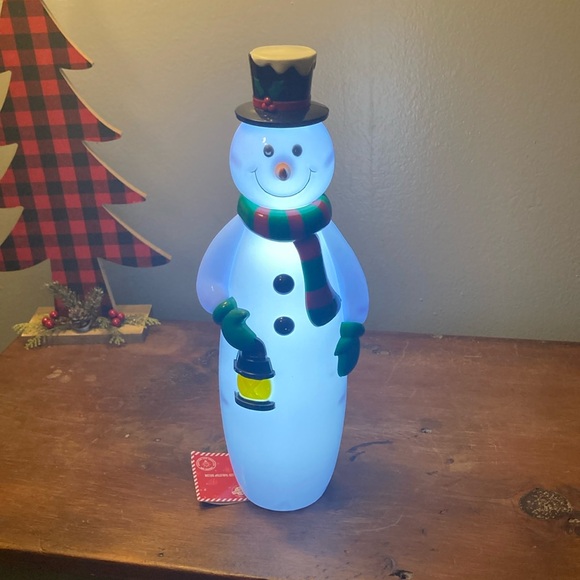 NWT- 14” LED Light Up Adorable Snowman Decoration 🔋 Operated - Picture 11 of 17